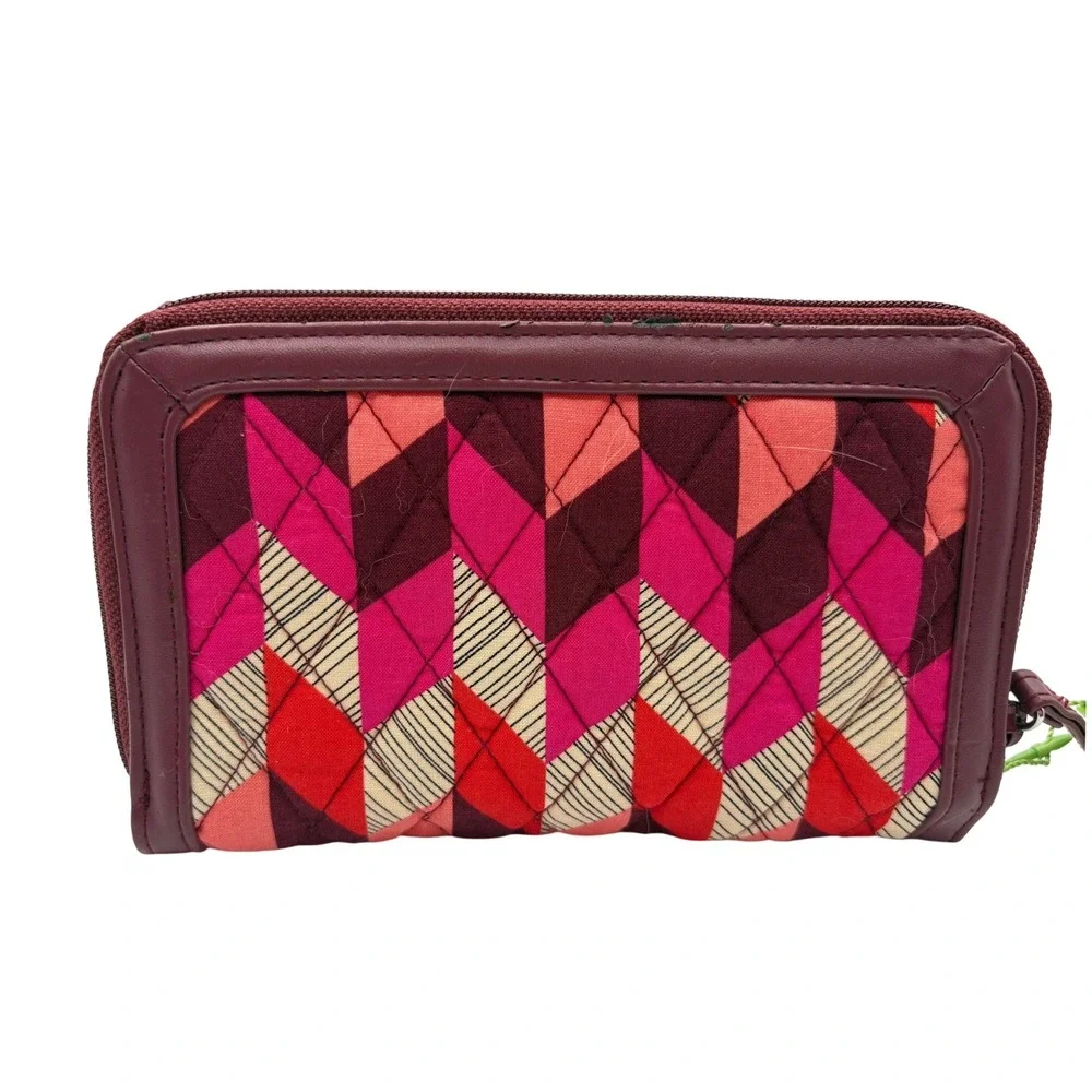 Vera Bradley Wristlet Wallet Womens OS Pink New Geometric Quilted All In One‎